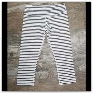 Scorpio Sol capri striped leggings size small